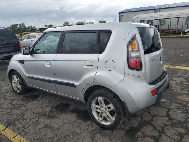 KNDJT2A27A7703093 - 2010 KIA SOUL + SILVER photo 2