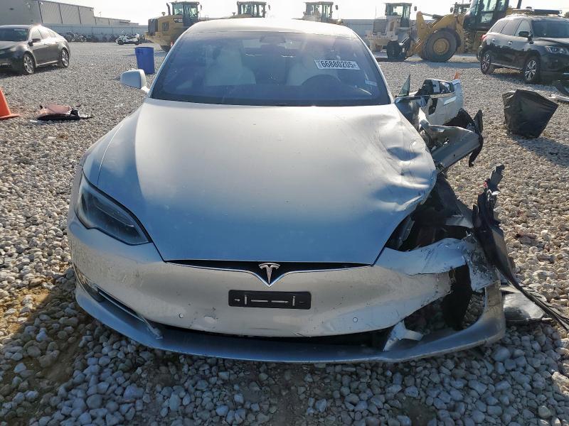 5YJSA1E28HF200952 - 2017 TESLA MODEL S SILVER photo 11