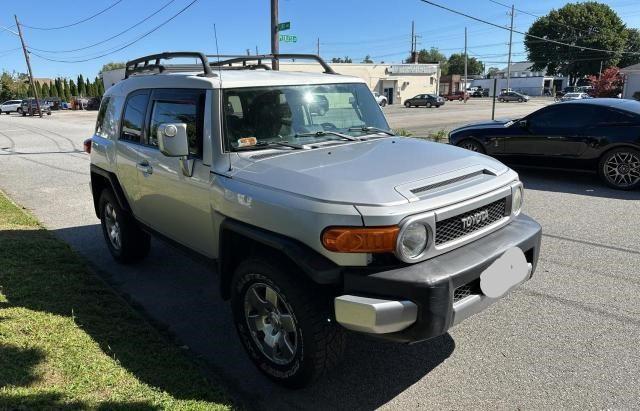 JTEBU11F970087389 - 2007 TOYOTA FJ CRUISER SILVER photo 1