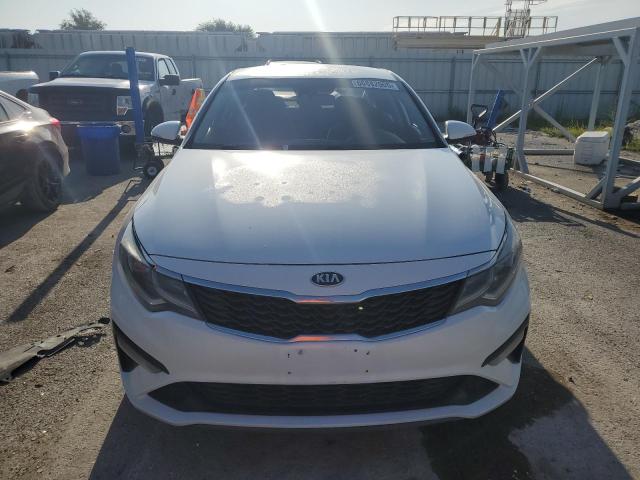 5XXGT4L34KG376849 - 2019 KIA OPTIMA LX WHITE photo 5