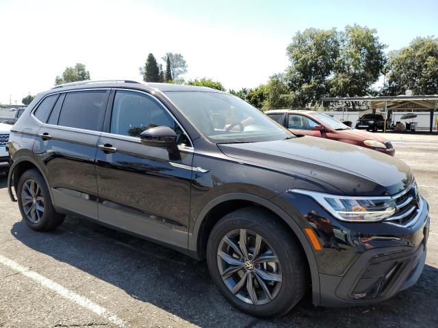 3VV3B7AX3NM142022 - 2022 VOLKSWAGEN TIGUAN SE Czarny zdjęcie 4