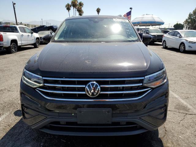 3VV3B7AX3NM142022 - 2022 VOLKSWAGEN TIGUAN SE Czarny zdjęcie 5