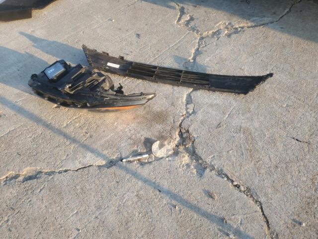 3FA6P0H76JR257937 - 2018 FORD FUSION SE Weiß Foto 12