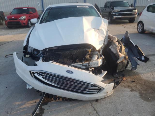 3FA6P0H76JR257937 - 2018 FORD FUSION SE Weiß Foto 5