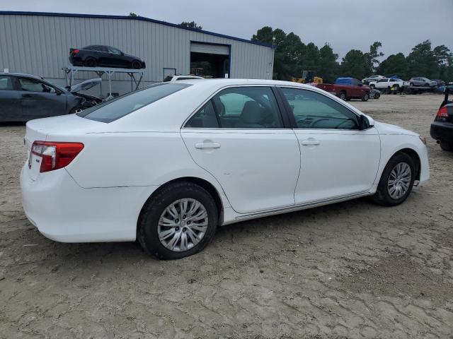 4T4BF1FKXCR207709 - 2012 TOYOTA CAMRY BASE WHITE photo 3