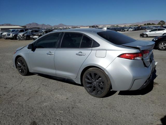 JTDBCMFE3R3036528 - 2024 TOYOTA COROLLA LE ვერცხლისფერი ფოტო 2