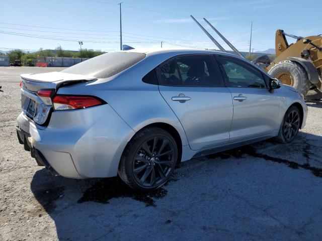 JTDBCMFE3R3036528 - 2024 TOYOTA COROLLA LE ვერცხლისფერი ფოტო 3