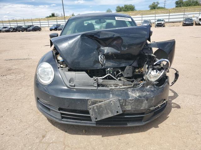 3VWFP7AT4EM609620 - 2014 VOLKSWAGEN BEETLE BLACK photo 5