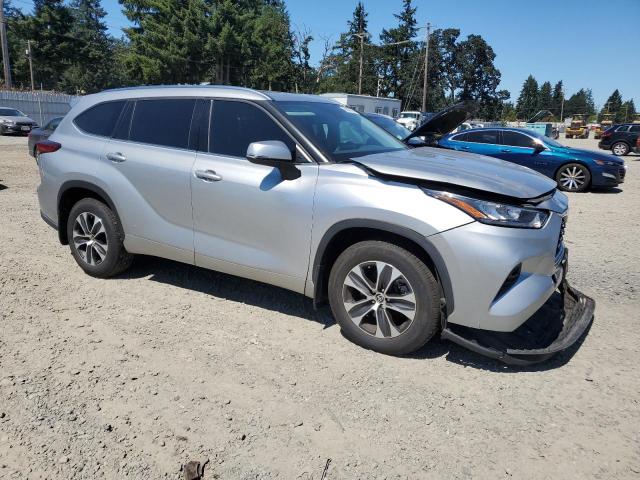 5TDGZRBH0LS508014 - 2020 TOYOTA HIGHLANDER XLE ვერცხლისფერი ფოტო 4