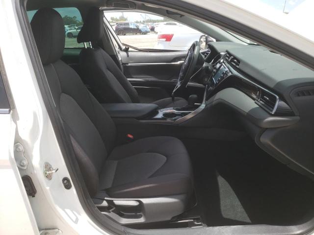 4T1C11AK1LU938713 - 2020 TOYOTA CAMRY LE WHITE photo 7