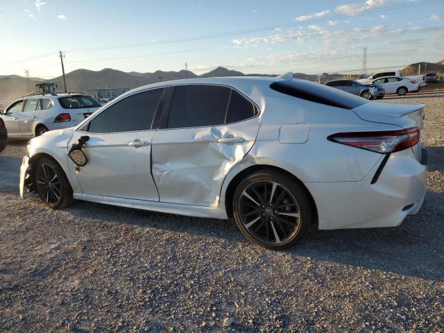 4T1B61HK6KU832422 - 2019 TOYOTA CAMRY XSE WHITE photo 2