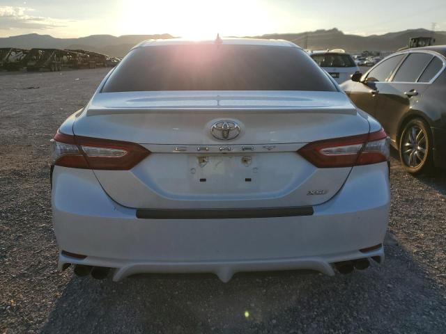 4T1B61HK6KU832422 - 2019 TOYOTA CAMRY XSE WHITE photo 6