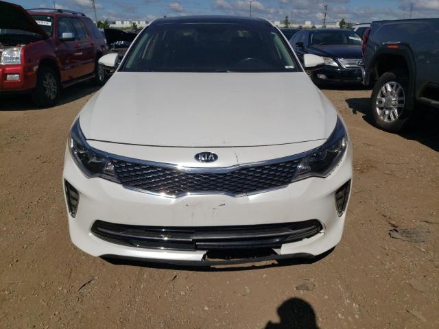 5XXGT4L3XJG196063 - 2018 KIA OPTIMA LX WHITE photo 5