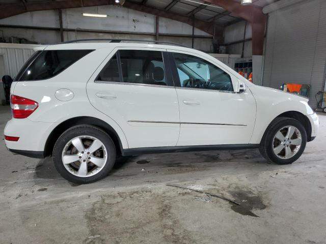 4JGBB8GB8BA678593 - 2011 MERCEDES-BENZ ML 350 4MATIC WHITE photo 3