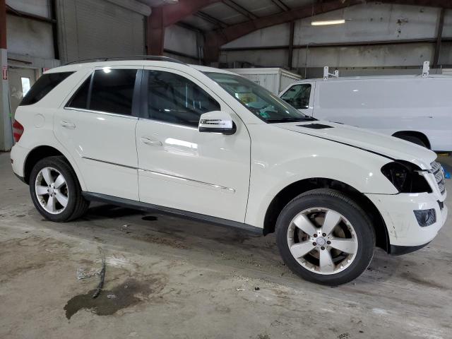 4JGBB8GB8BA678593 - 2011 MERCEDES-BENZ ML 350 4MATIC WHITE photo 4