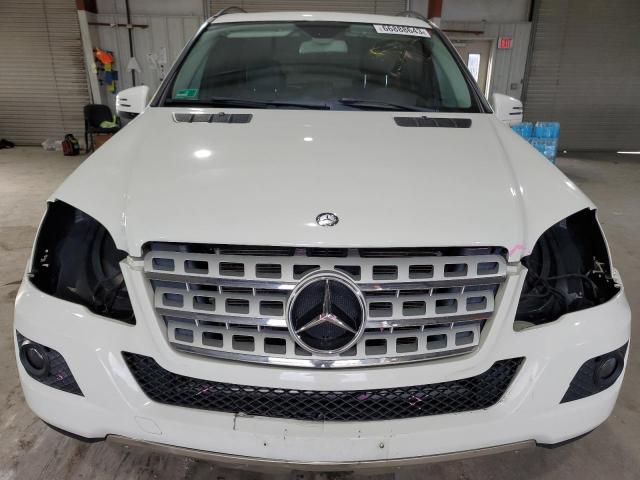 4JGBB8GB8BA678593 - 2011 MERCEDES-BENZ ML 350 4MATIC WHITE photo 5