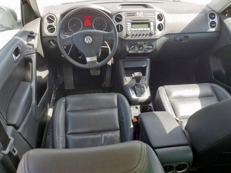 WVGAV75N39W545750 - 2009 VOLKSWAGEN TIGUAN S BLACK photo 8