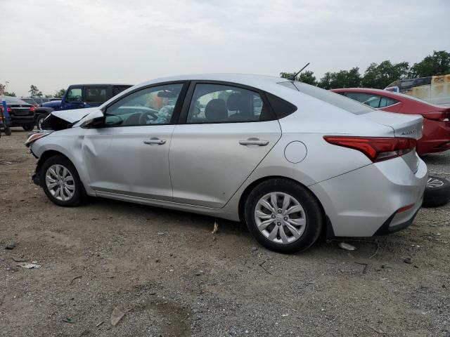 3KPC24A64LE093036 - 2020 HYUNDAI ACCENT SE Srebrny zdjęcie 2