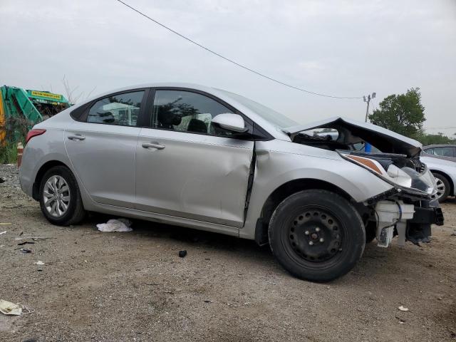 3KPC24A64LE093036 - 2020 HYUNDAI ACCENT SE Srebrny zdjęcie 4