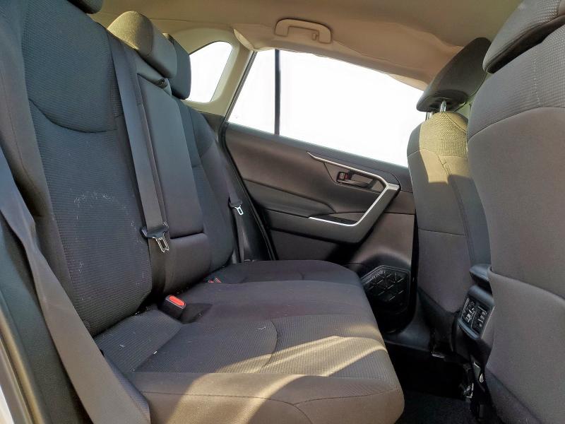 4T3LWRFV7MU046509 - 2021 TOYOTA RAV4 LE SILVER photo 11