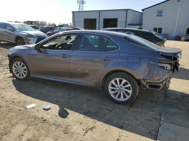 4T1C11AK2PU828646 - 2023 TOYOTA CAMRY LE GRAY photo 2