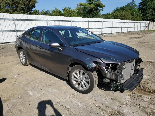 4T1C11AK2PU828646 - 2023 TOYOTA CAMRY LE GRAY photo 4