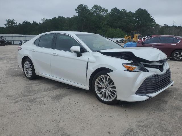 4T1B11HK3JU066386 - 2018 TOYOTA CAMRY L 白色 照片 4