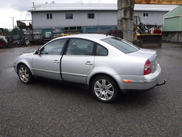 WVWAD63BX5E052562 - 2005 VOLKSWAGEN PASSAT GLS SILVER photo 2