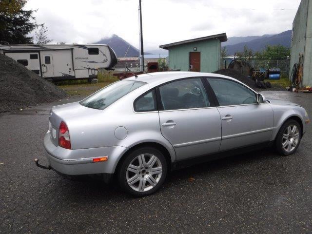 WVWAD63BX5E052562 - 2005 VOLKSWAGEN PASSAT GLS SILVER photo 3