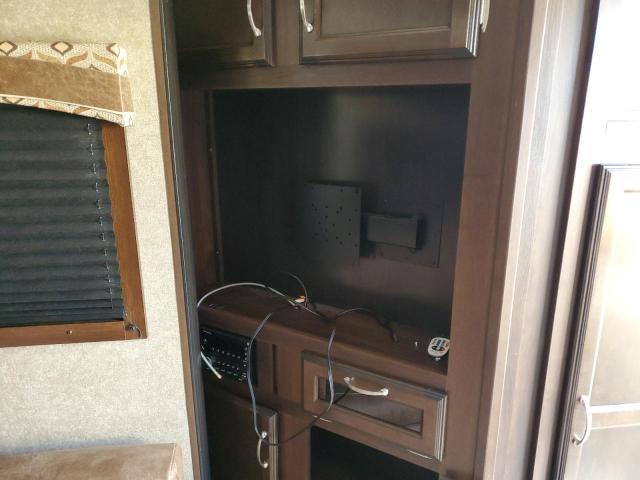 1UJBJ0BTXJ1T90419 - 2018 JAYC TRAVEL TRL ორფეროვანი ფოტო 5