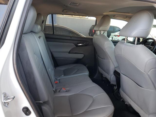 5TDHZRBH9LS514575 - 2020 TOYOTA HIGHLANDER XLE WHITE photo 11