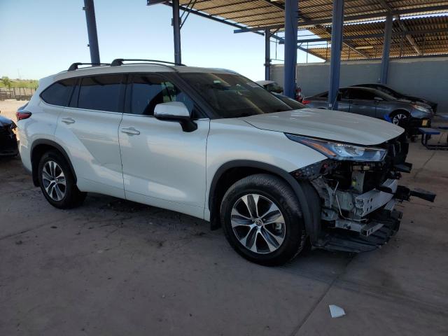 5TDHZRBH9LS514575 - 2020 TOYOTA HIGHLANDER XLE WHITE photo 4
