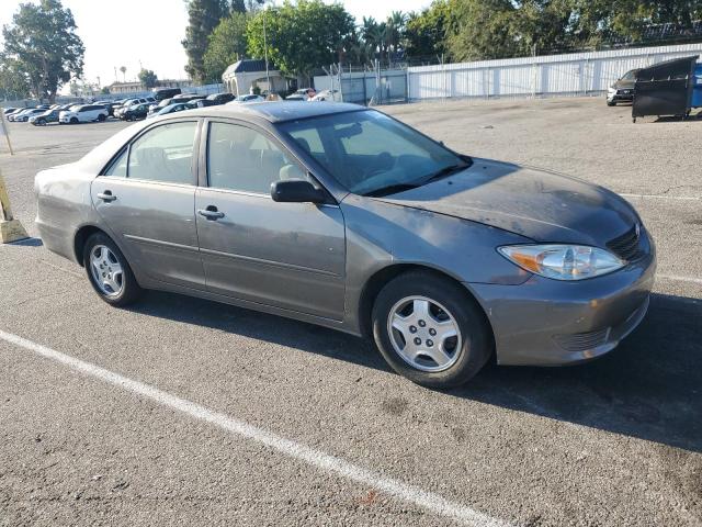 JTDBE30K920053991 - 2002 TOYOTA CAMRY LE GRAY photo 4