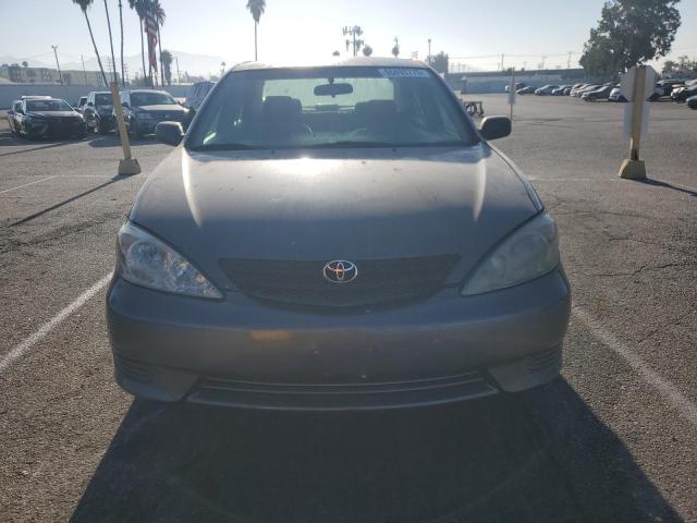 JTDBE30K920053991 - 2002 TOYOTA CAMRY LE GRAY photo 5