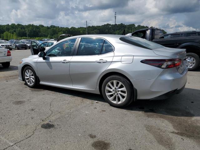4T1C11AKXMU453309 - 2021 TOYOTA CAMRY LE SILVER photo 2