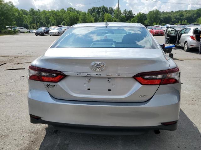 4T1C11AKXMU453309 - 2021 TOYOTA CAMRY LE SILVER photo 6