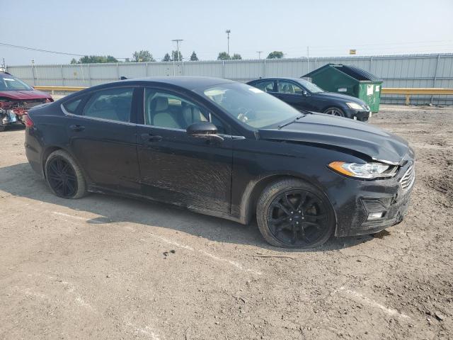 3FA6P0HD1KR247811 - 2019 FORD FUSION SE შავი ფოტო 4