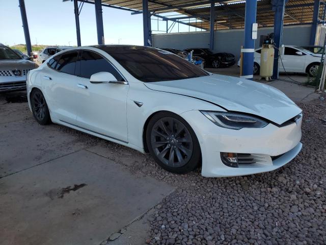 5YJSA1E21JF272226 - 2018 TESLA MODEL S თეთრი ფოტო 4