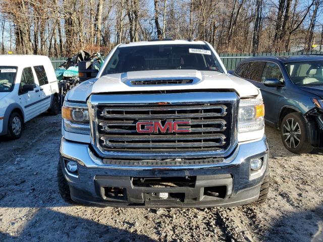 1GT12SEY4JF163581 - 2018 GMC SIERRA K2500 SLE WHITE photo 5