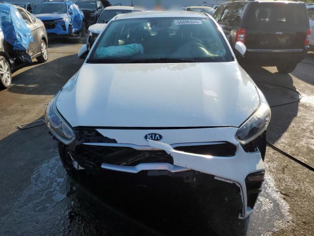 3KPF24AD1KE057332 - 2019 KIA FORTE FE WHITE photo 5