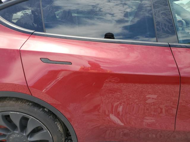 7SAYGDEFXSA344359 - 2025 TESLA MODEL Y RED photo 11