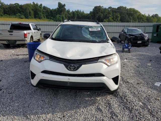 JTMZFREV9JJ210977 - 2018 TOYOTA RAV4 LE 白色 照片 5