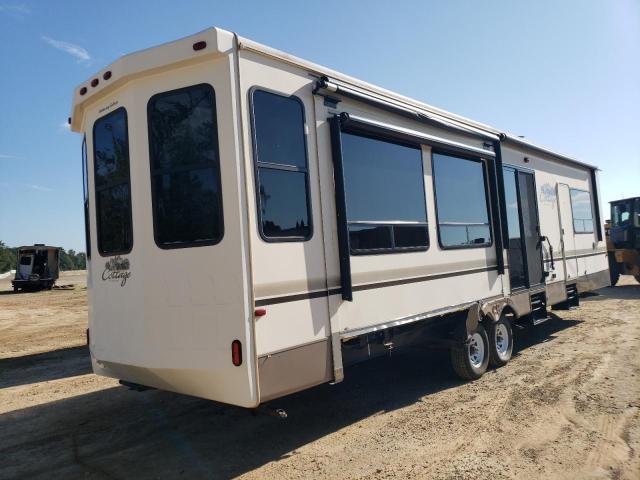 4X4TCRS2XHS217301 - 2017 WILDWOOD TRAILER WHITE photo 4