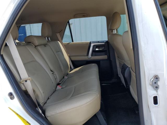 JTEZU5JR7G5110784 - 2016 TOYOTA 4RUNNER SR5 白色 照片 11