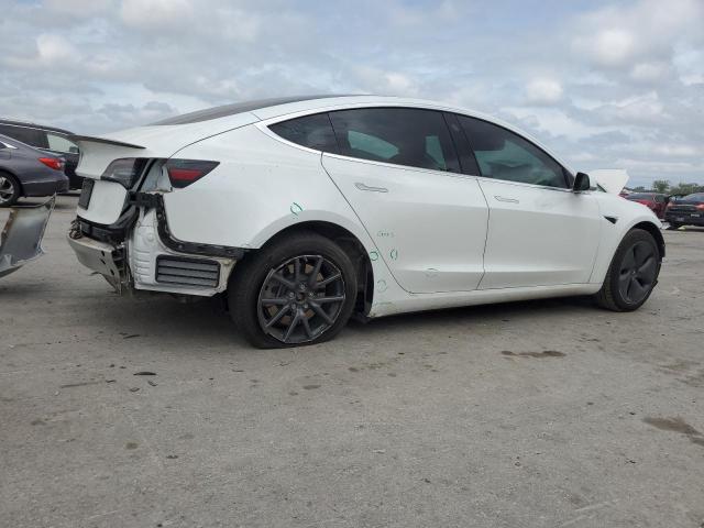 5YJ3E1EA6KF483150 - 2019 TESLA MODEL 3 WHITE photo 3