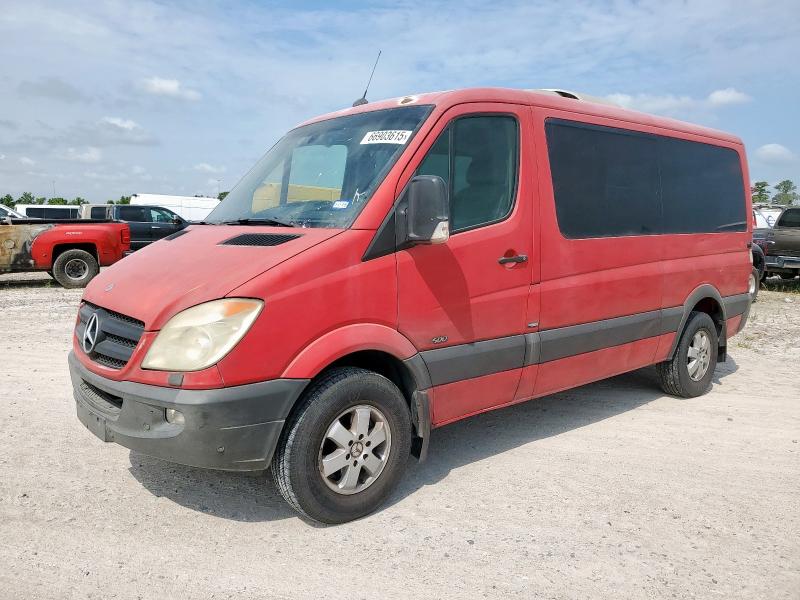 WDZPE7CC0B5517044 - 2011 MERCEDES-BENZ SPRINTER 2500 红色 照片 2