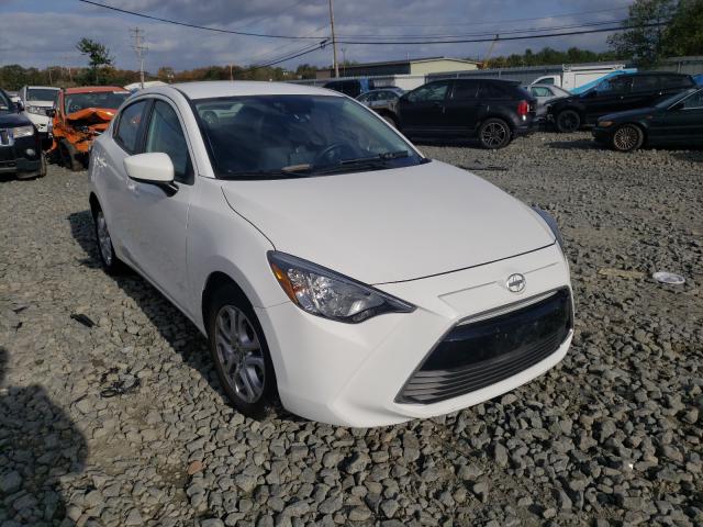 3MYDLBZV5GY133809 - 2016 TOYOTA SCION IA WHITE photo 1