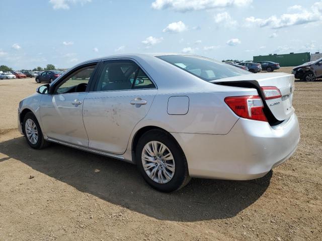4T4BF1FKXCR203501 - 2012 TOYOTA CAMRY BASE SILVER photo 2