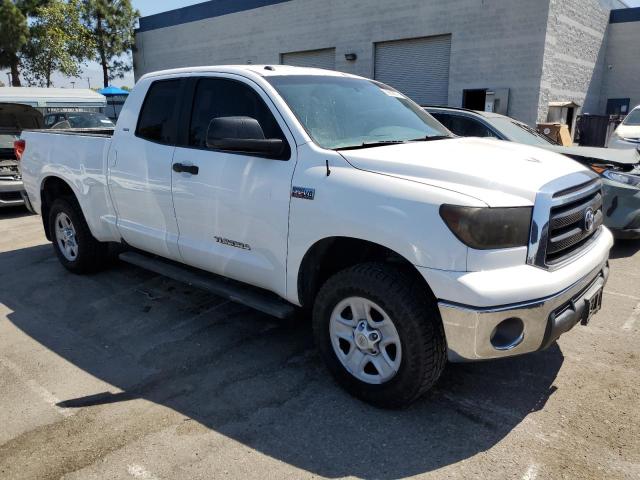 5TFRY5F19BX114764 - 2011 TOYOTA TUNDRA DOUBLE CAB SR5 WHITE photo 4