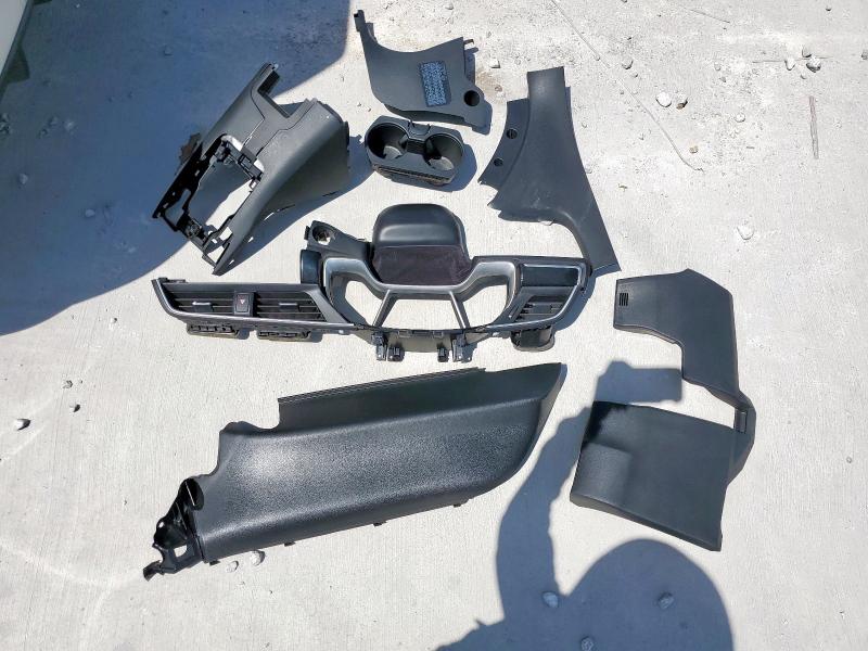 2HGFC2F82KH602781 - 2019 HONDA CIVIC SPORT WHITE photo 12